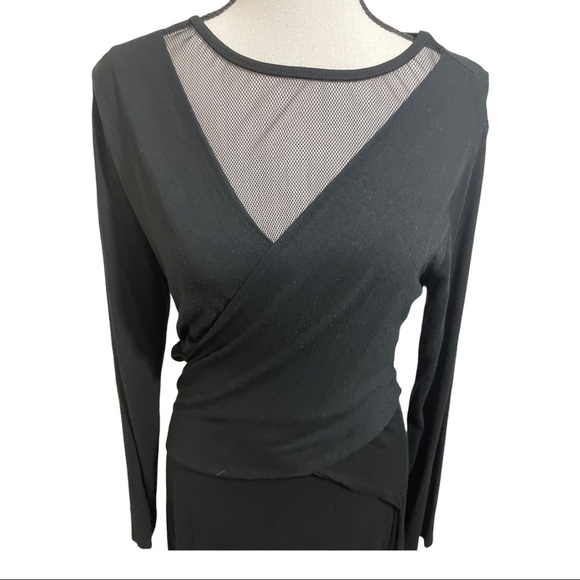 Vince Camuto V neck net style faux wrap dress Black size medium. Midi. - Picture 3 of 11